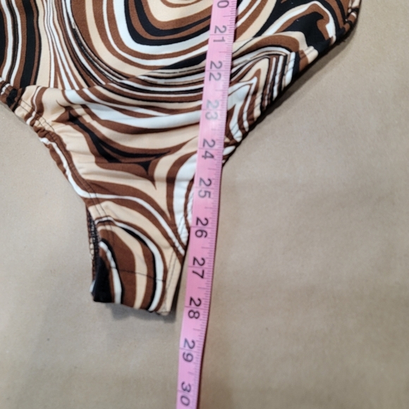 Rue21 Size XL Brown Marbled Swirl with Gold Chain Strap Bodysuit, Gently Used - Picture 11 of 12